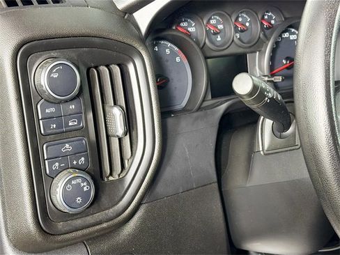 Used 2020 Chevrolet Silverado 1500 Custom w/ Custom Convenience Package image 10