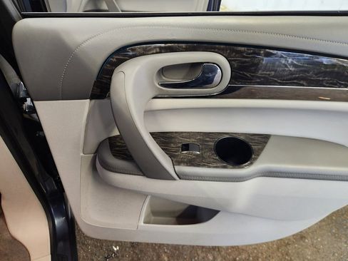 Used 2013 Buick Enclave Leather image 18