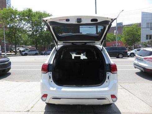 Used 2020 Mitsubishi Outlander SEL image 22
