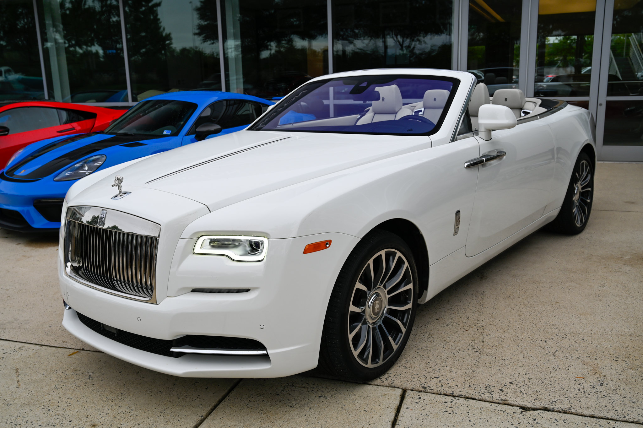 Used 2018 Rolls-Royce Dawn RWD image 58