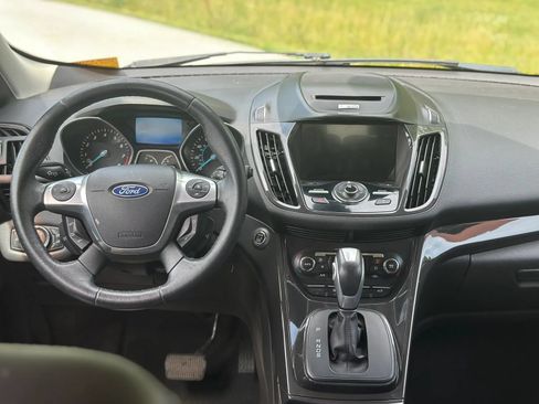Used 2014 Ford Escape Titanium FWD image 9