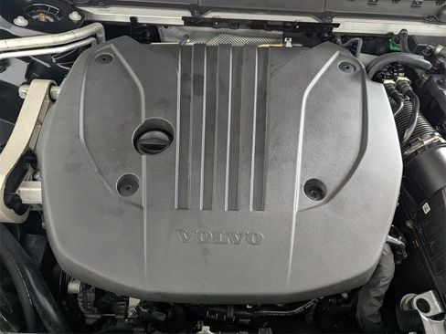 Used 2024 Volvo XC60 B5 Plus image 10