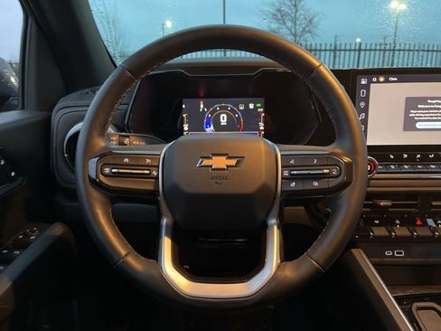 Used 2023 Chevrolet Colorado LT w/ LT Convenience Package III image 16