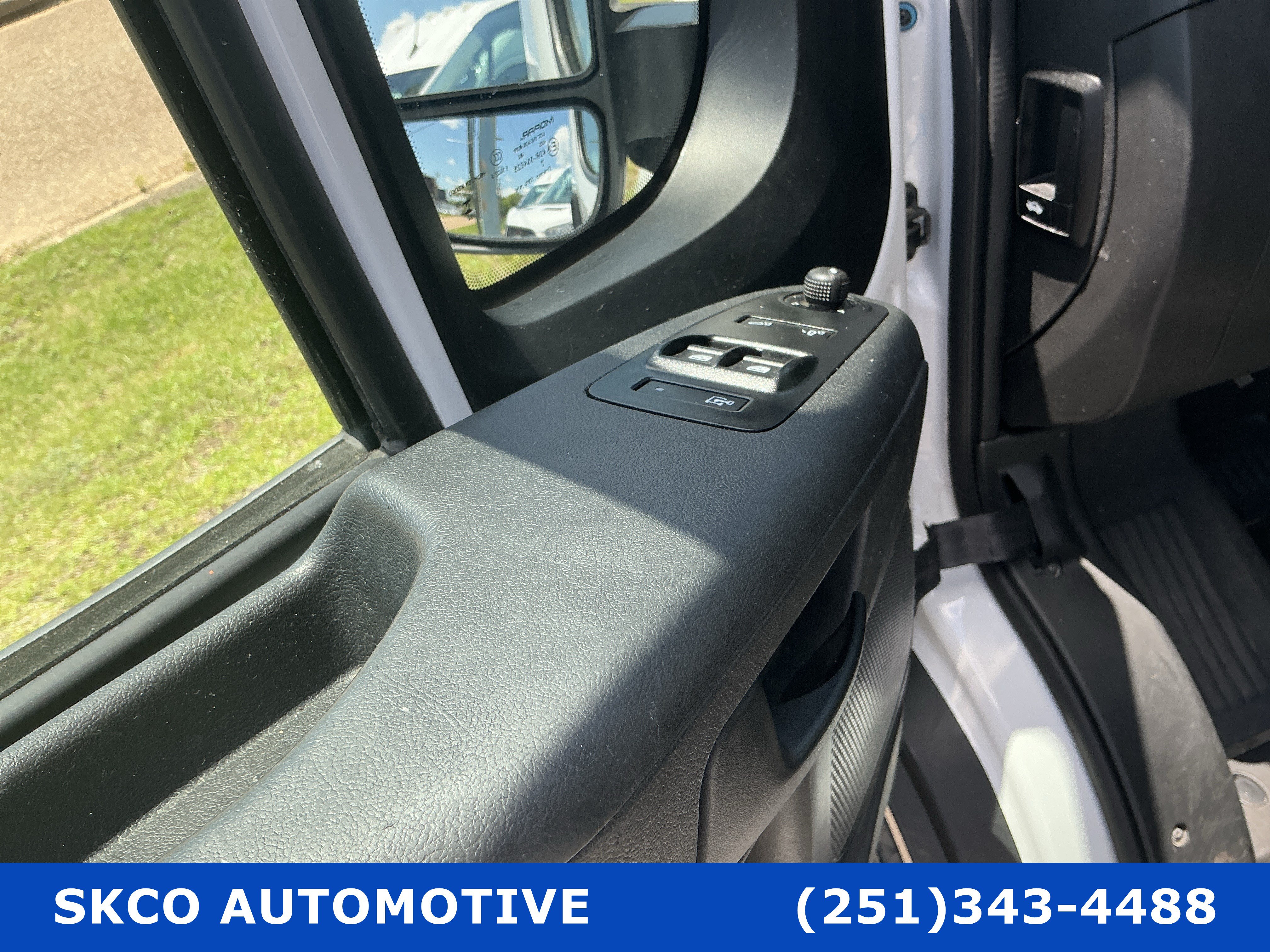 Used 2024 RAM ProMaster 2500 w/ Convenience Group FWD image 22