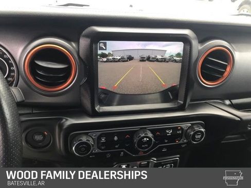 Used 2023 Jeep Gladiator Mojave w/ Cold Weather Group image 17