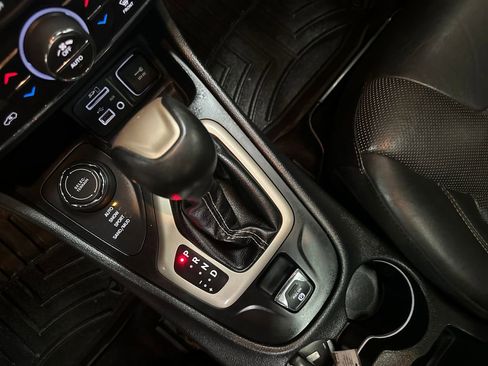 Used 2018 Jeep Cherokee High Altitude w/ Luxury Group image 28