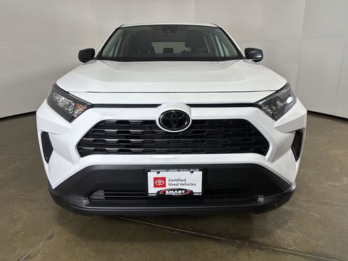 Used 2022 Toyota RAV4 LE image 6