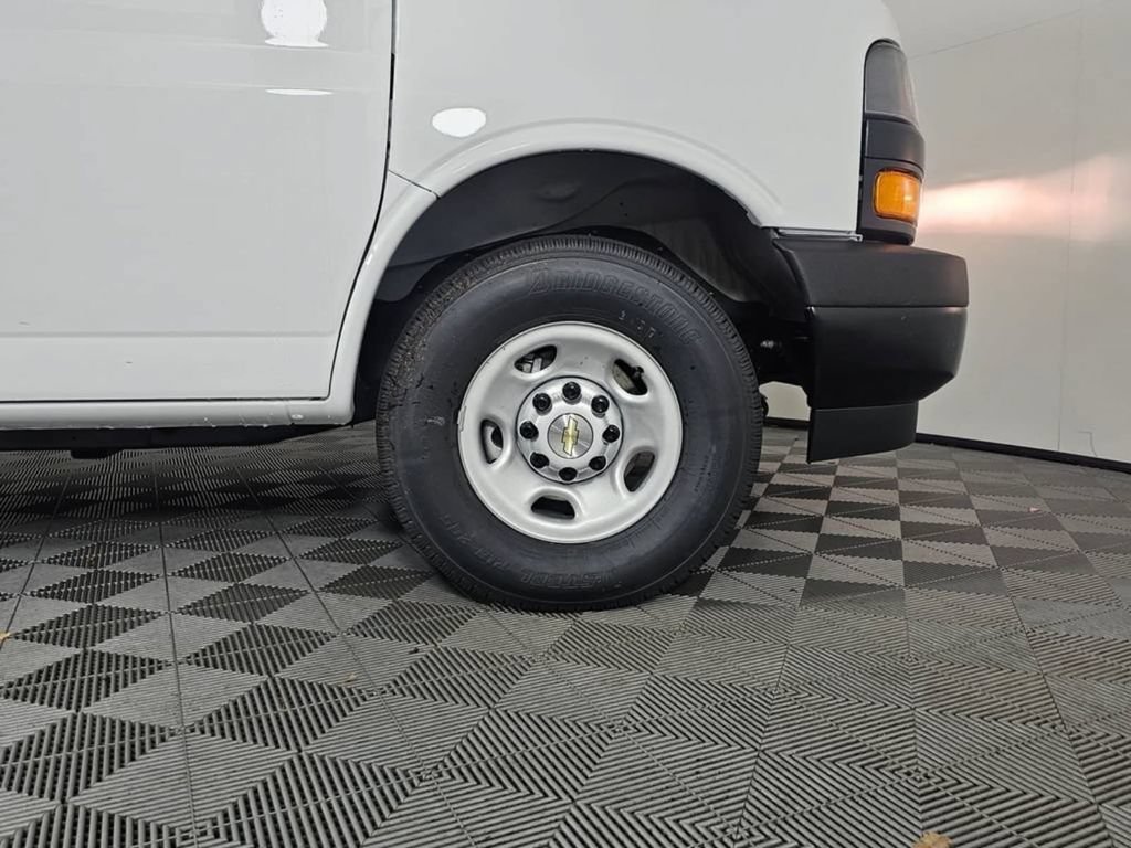 New 2025 Chevrolet Express 2500 Extended w/ Enhanced Convenience Package RWD image 8