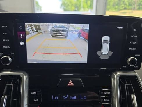 Used 2023 Kia Sorento SX AWD/4WD image 16