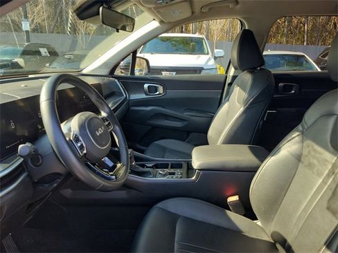 Certified 2025 Kia Sorento S image 17