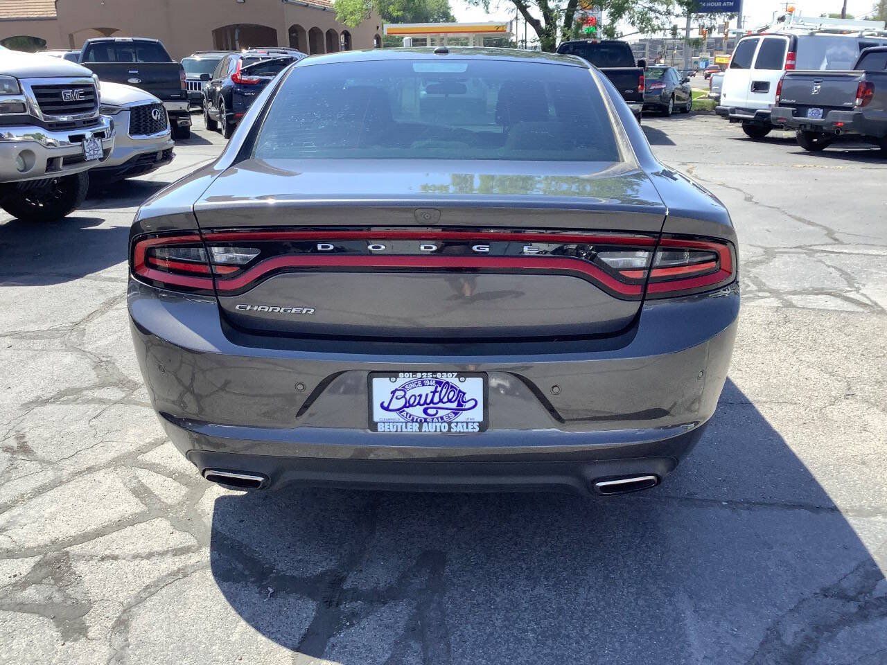 Used 2019 Dodge Charger SXT w/ Travel & Safety Group RWD image 15