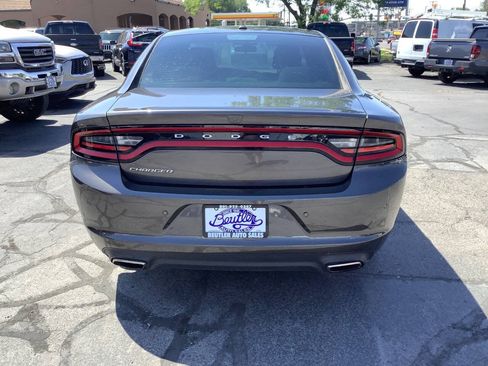 Used 2019 Dodge Charger SXT w/ Travel & Safety Group RWD image 15