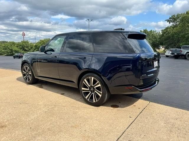 Used 2023 Land Rover Range Rover SE AWD/4WD image 3