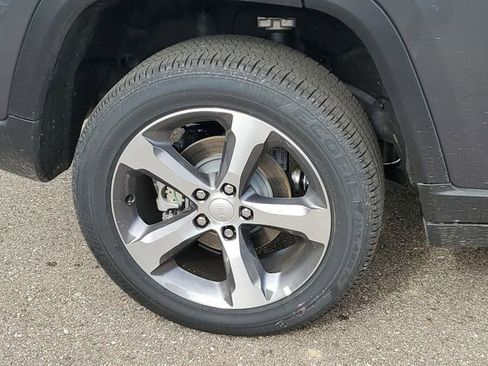 New 2026 Jeep Grand Cherokee Limited AWD/4WD image 9