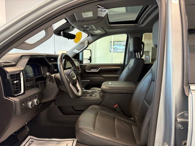 Used 2025 GMC Sierra 3500 Denali w/ Denali Reserve Package AWD/4WD image 15