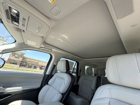 New 2026 Lincoln Navigator Reserve AWD/4WD image 22