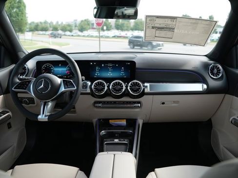 Used 2026 Mercedes-Benz GLB 250 4MATIC image 19