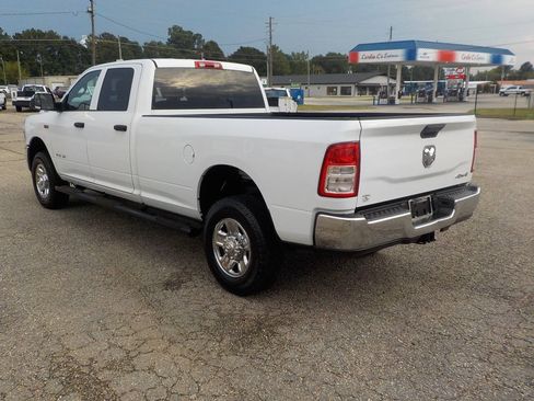 Used 2022 RAM 2500 Tradesman w/ Chrome Appearance Group AWD/4WD image 3