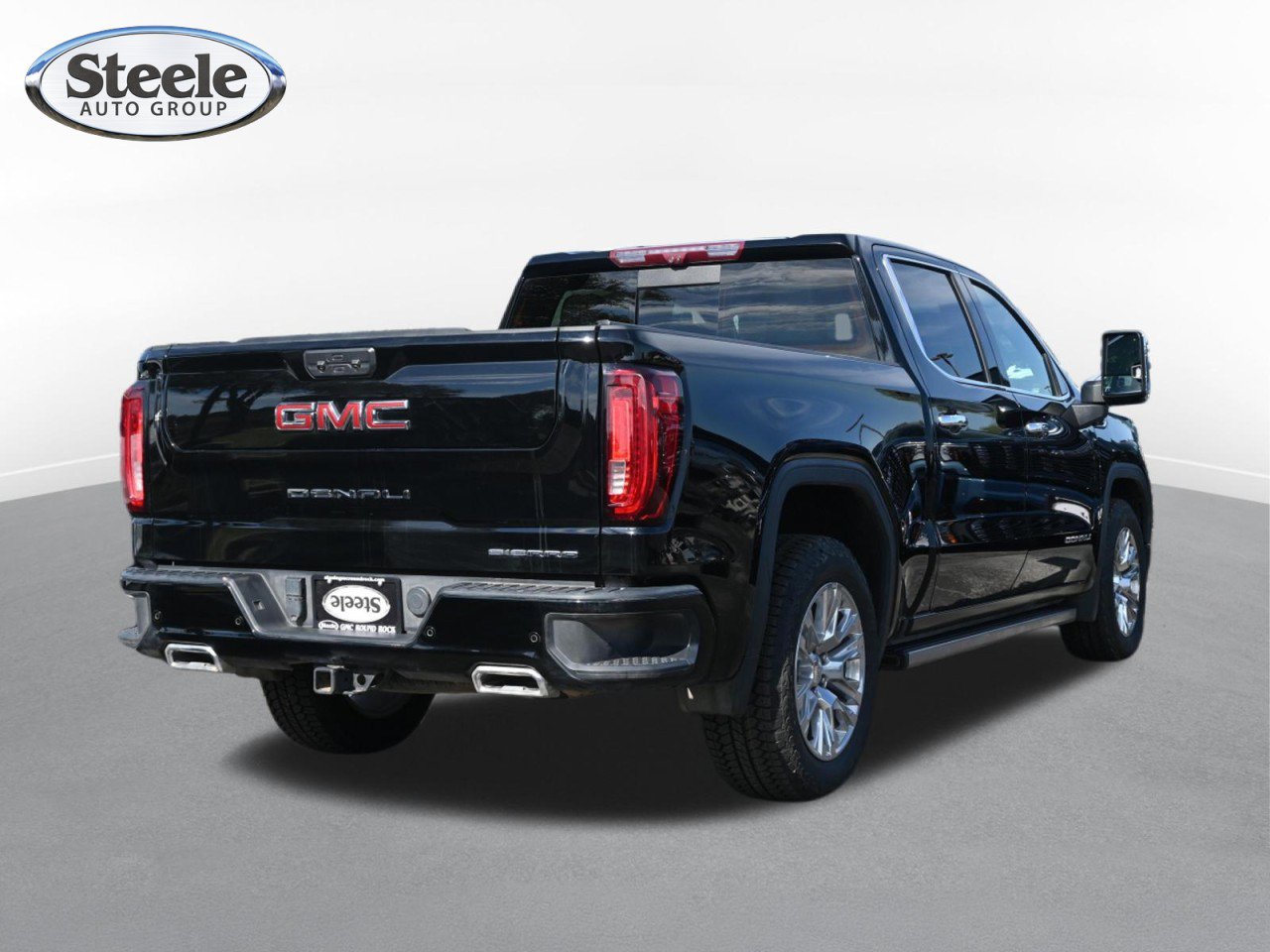 Used 2023 GMC Sierra 1500 Denali w/ Technology Package AWD/4WD image 5