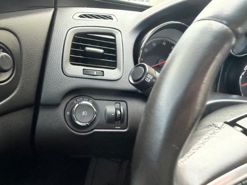 Used 2012 Buick Regal Leather FWD image 7