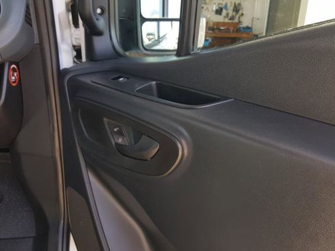 Used 2021 Mercedes-Benz Sprinter 2500 image 24