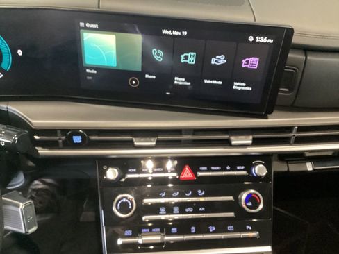 Used 2025 Hyundai Santa Fe SE image 14