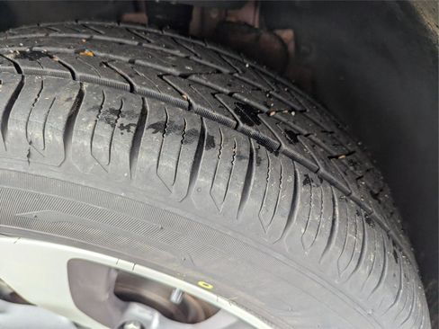 Used 2020 Jeep Cherokee Limited image 12