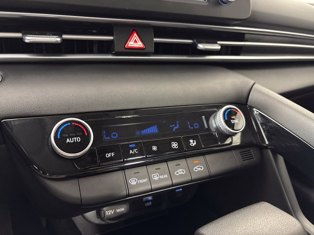 Certified 2025 Hyundai Elantra Hybrid FWD image 30