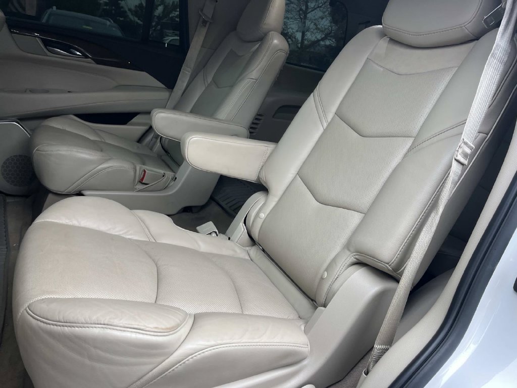 Used 2019 Cadillac Escalade Luxury RWD image 20