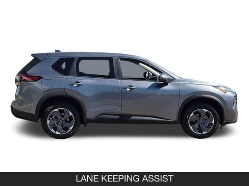 Certified 2025 Nissan Rogue SV FWD image 6