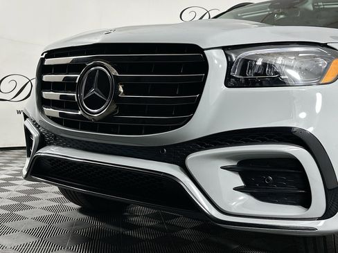 Used 2024 Mercedes-Benz GLS 580 4MATIC image 37