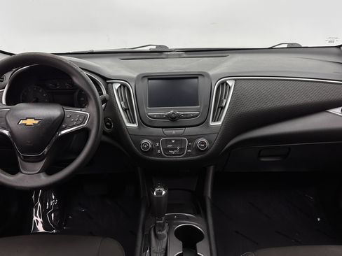 Used 2018 Chevrolet Malibu LS image 25