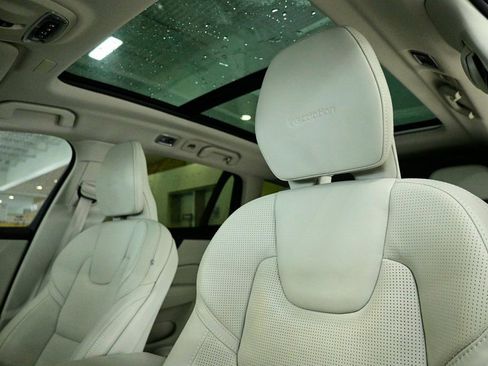 Used 2019 Volvo V60 T6 Inscription image 20