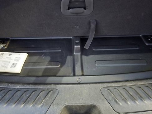 Used 2023 Chevrolet Suburban LT image 42