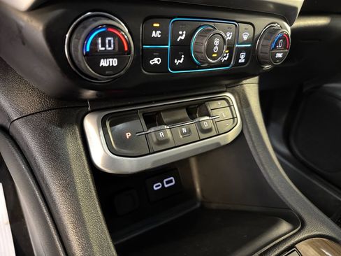 Used 2021 GMC Acadia SLE w/ Driver Convenience Package AWD/4WD image 21