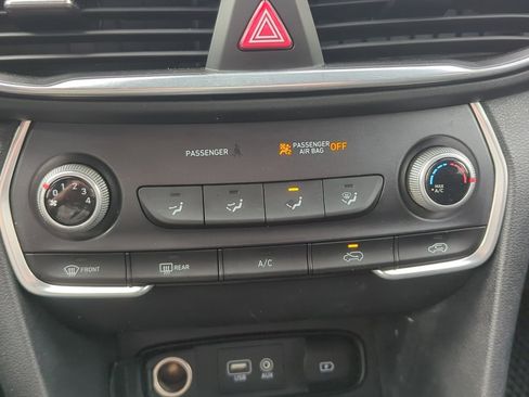 Used 2019 Hyundai Santa Fe SE image 19