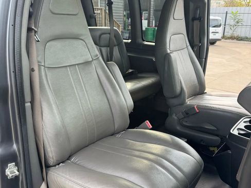 Used 2017 Chevrolet Express 3500 LS image 37