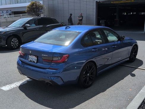 Used 2021 BMW 330i Sedan w/ M Sport Package RWD image 5