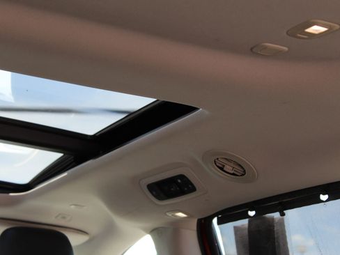 Used 2018 Chrysler Pacifica Limited FWD image 15