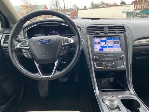 Used 2019 Ford Fusion SE w/ Equipment Group 151A image 13