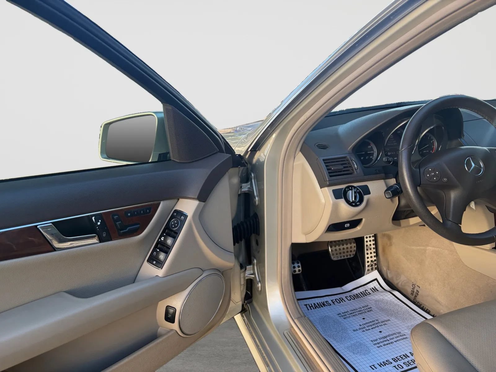 Used 2010 Mercedes-Benz C 300 Sedan image 11