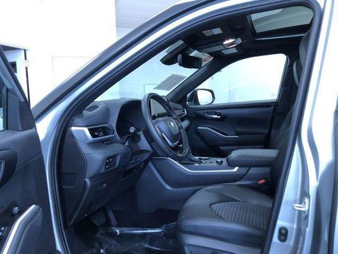 Certified 2025 Toyota Highlander XSE AWD/4WD image 10
