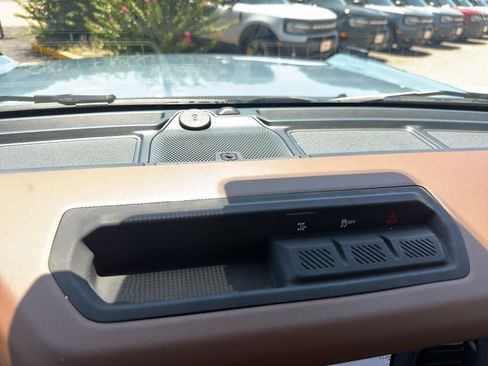 Used 2024 Ford Bronco Outer Banks AWD/4WD image 36