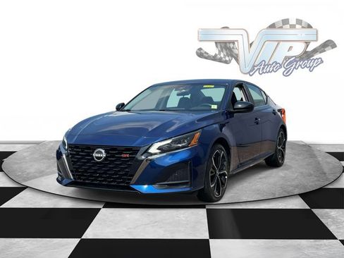 Used 2024 Nissan Altima 2.5 SR FWD image 3