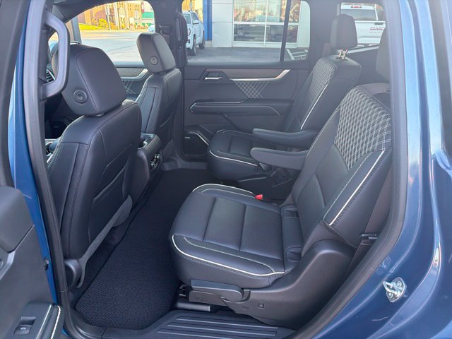Used 2025 GMC Acadia Denali AWD/4WD image 10