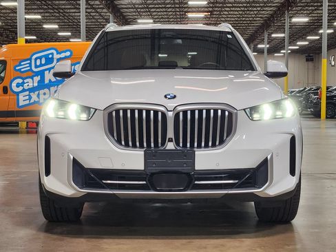 Used 2024 BMW X5 sDrive40i w/ Parking Assistance Package RWD image 2