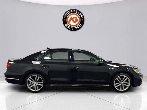 Used 2018 Volkswagen Passat 2.0T R-Line image 8