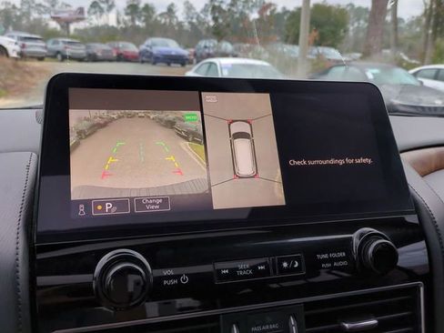 Used 2022 Nissan Armada SL w/ Captain's Chairs Package image 21