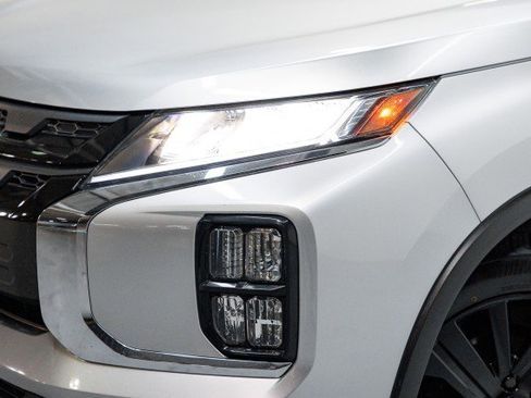 Used 2024 Mitsubishi Outlander Sport LE image 2