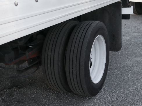 Used 2017 Ford F550 2WD Regular Cab Super Duty image 48